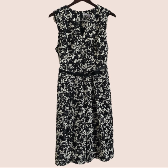 LUXE by CARMEN MARC VALVO Lace Floral Dress - Picture 2 of 16